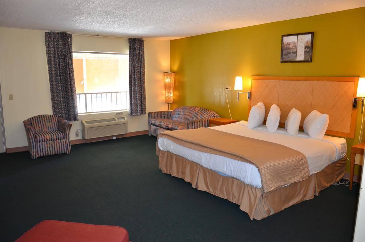 Days Inn Cheraw מראה חיצוני תמונה