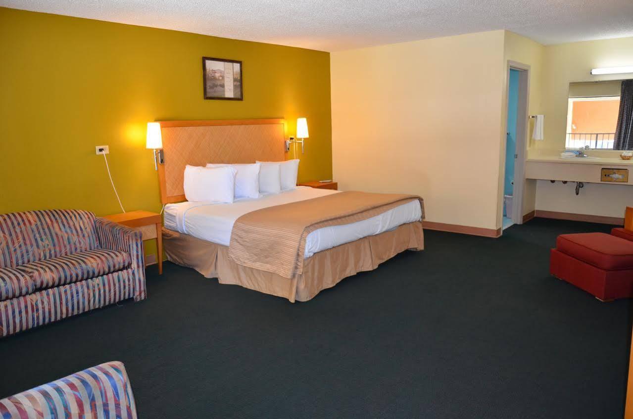 Days Inn Cheraw מראה חיצוני תמונה