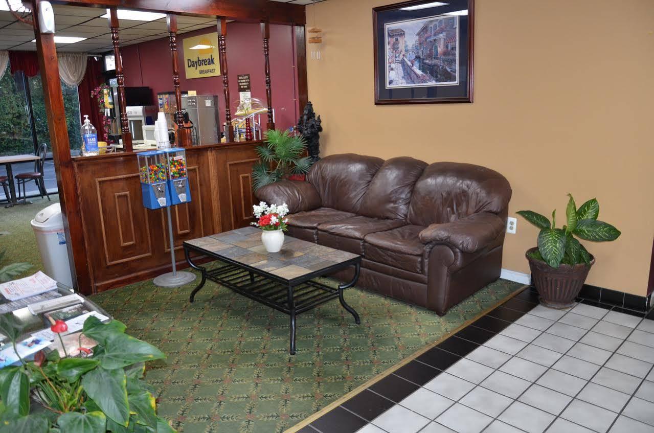 Days Inn Cheraw מראה חיצוני תמונה