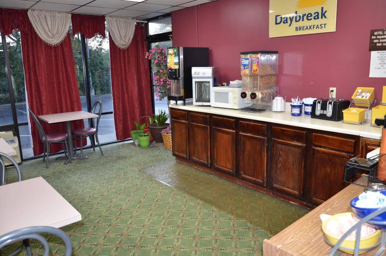 Days Inn Cheraw מראה חיצוני תמונה